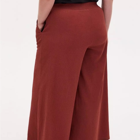 Torrid Textured Rib Pull-On Wide Leg Crop Pant Size 5X - Picture 2 of 5